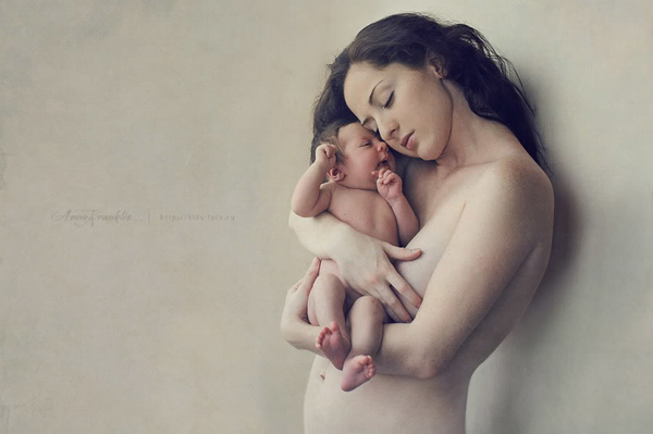 Послеродовая депрессия: какие риски подстерегают молодых мам