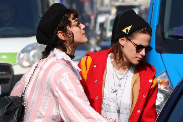 Кристен Стюарт наслаждается отдыхом в Париже в компании возлюбленой