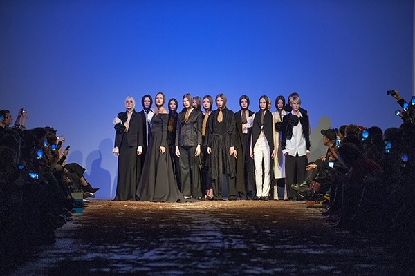 Коллекции третьего дня UFW: sasha.kanevski и DATUNA