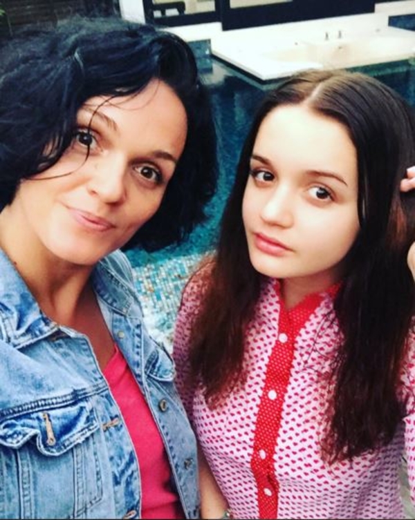 Слава и ее 17-летняя дочь поделились фотографиями в бикини