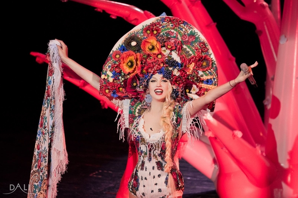 Оля Полякова взорвала соцсети анонсом своего нового хита