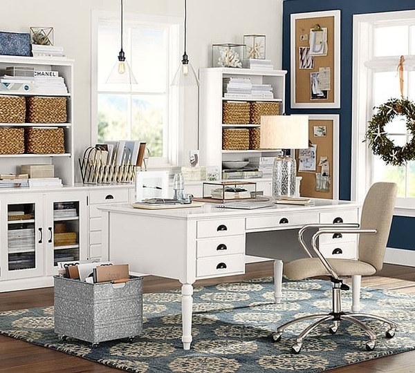 6 неожиданных способов использования книжного шкафа