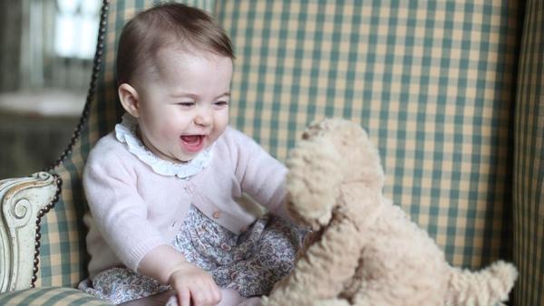 В Сеть попало новое фото принцессы Шарлотты