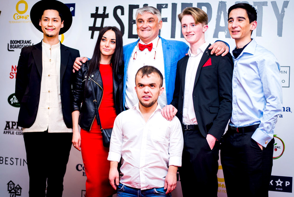 #SELFIEPARTY: Фотоотчет с допремьерного показа фильма