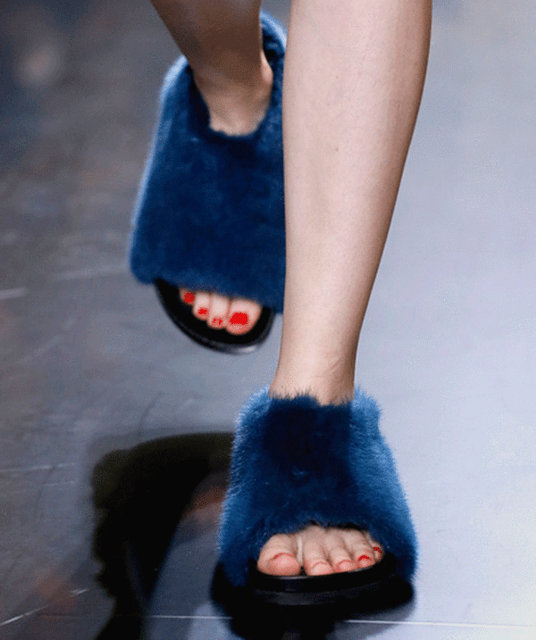 Самая эпатажная обувь с подиума: от Fendi до Balenciaga