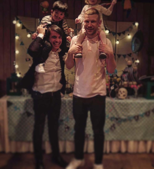 В Сеть попало фото Ивана Дорна с ребенком