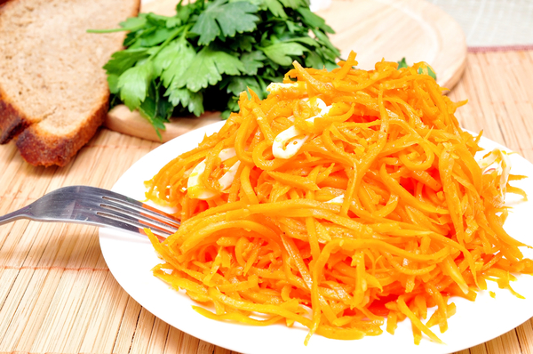 Что приготовить в пост: три рецепта моркови по-корейски