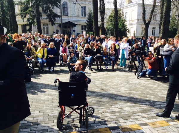 Ник Вуйчич пообещал привезти в Киев жену и рассказал, как изменить Украину