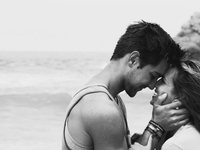 Семь причин заняться сексом во время месячных