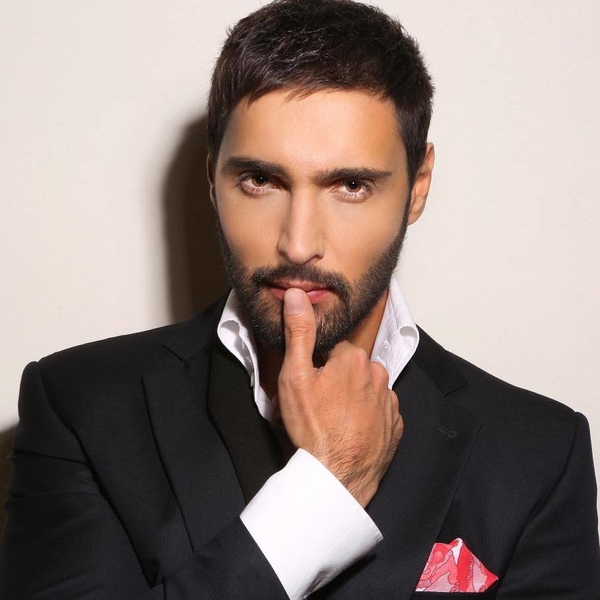 Официально: Виталий Козловский встречается с экс-участницей шоу Холостяк