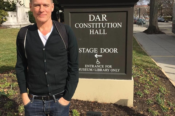 facebook.com/bryanadamsofficial