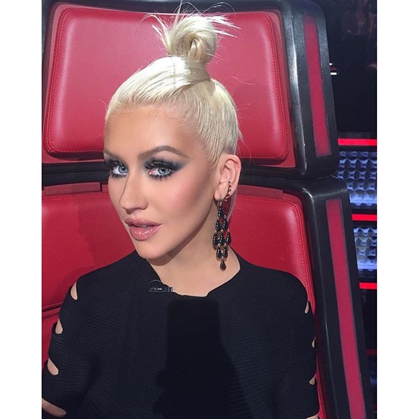 Кристина Агилера рассмешила своим стилем "собачки"