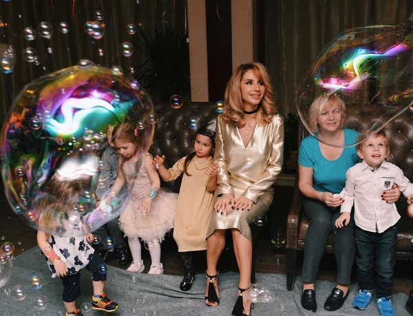 Вечеринка в стиле Гэтсби: LOBODA отпраздновала день рождения дочки