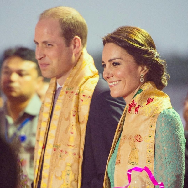 Кейт Миддлтон и принц Уильям покормили слонов и носорогов в парке