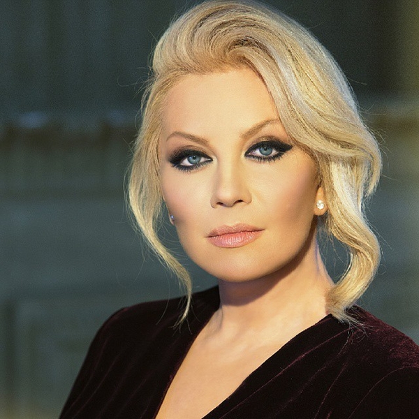 Таисия Повалий показала, как выглядела 20 лет назад