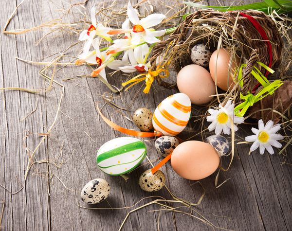 Как красить яйца на Пасху скорлупой грецкого ореха