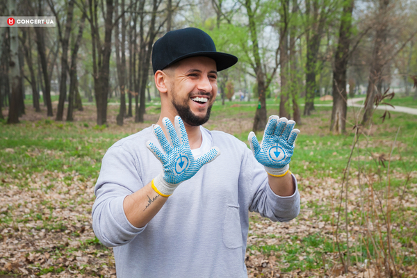 MONATIK,ONUKA и Евгений Толочный выступили против бумажных билетов