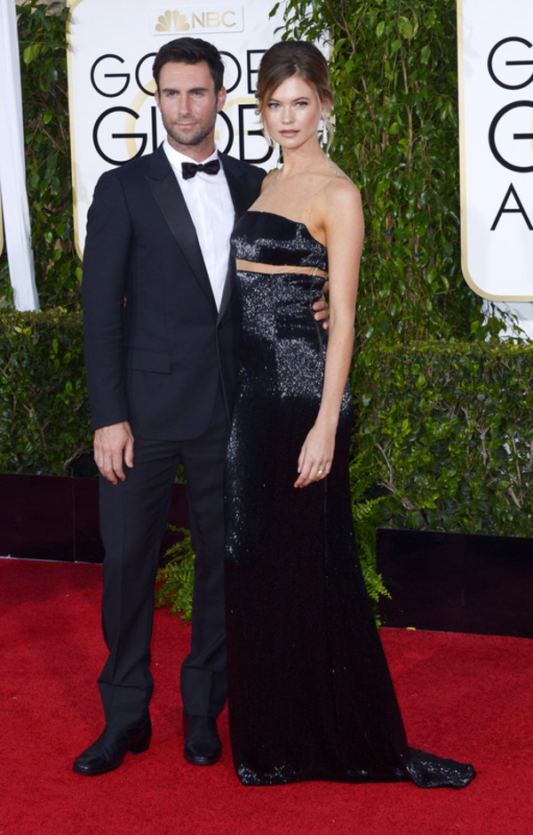 Адам Левин с беременной женой попал в аварию