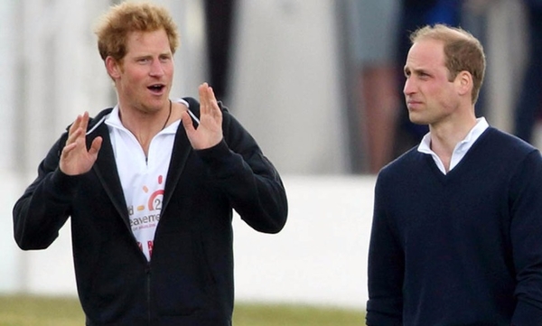 Принц Гарри и Уильям поиграли в "звездные войны"