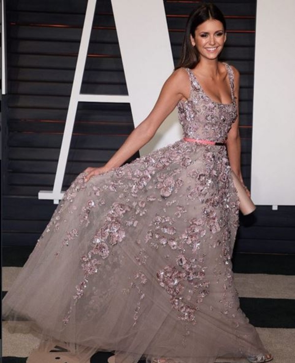 Нина Добрев травмировала ногу на съемках нового фильма