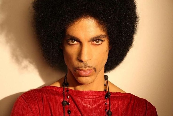 Умер певец Принс: реакция звезд на смерть легенды