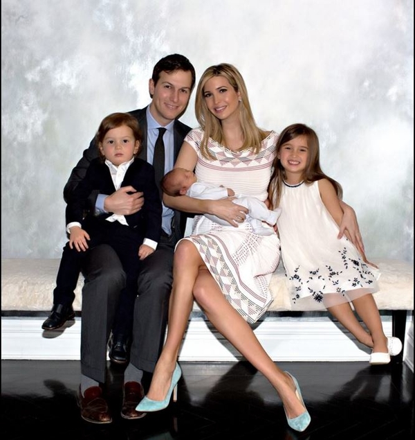 Иванка Трамп показала первое семейное фото в полном составе