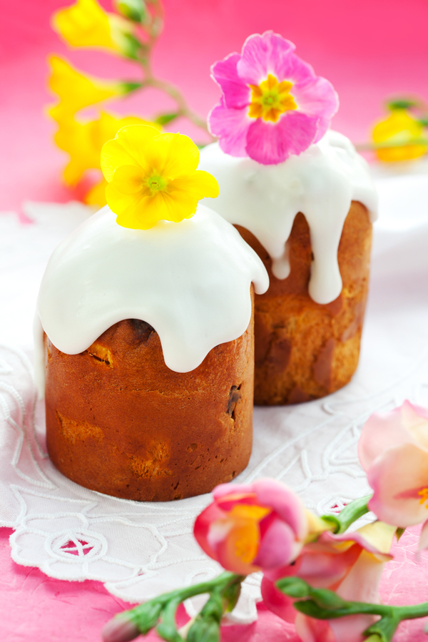 Как приготовить вкусный кулич с изюмом