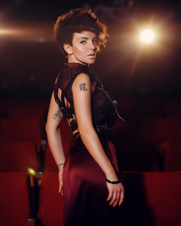 Спасите, люди, мир: Юлия Волкова презентовала новую песню