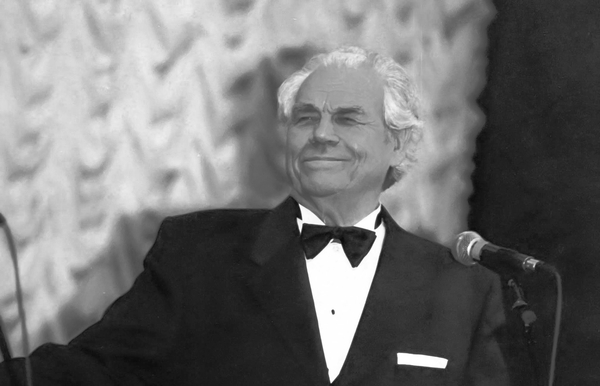 Умер Дмитрий Гнатюк, исполнитель песни Два кольори