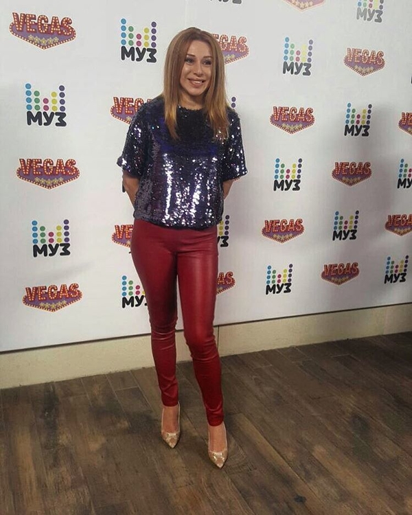 51-летняя певица Алена Апина показала, как выглядит без макияжа