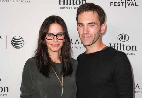 Кортни Кокс повторно обручилась со своим бойфрендом