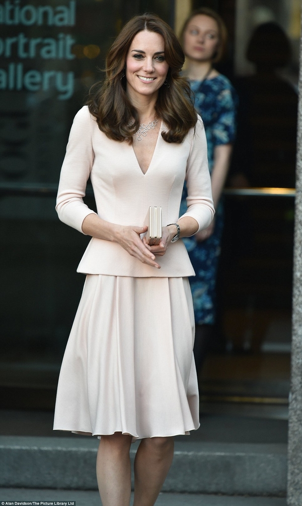 Кейт Миддлтон посетила выставку своих фото для Vogue