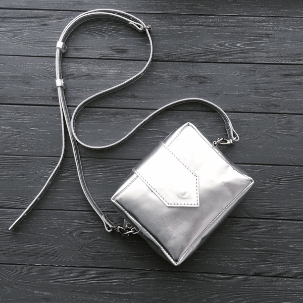 Вещь дня: клатч в металлике