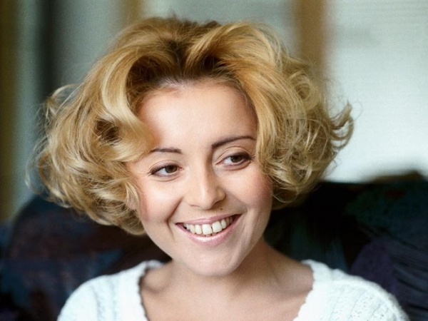 Анжелика Варум снялась в фотосессии с дочерью Лизой