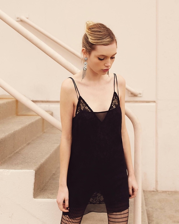 Платье в бельевом стиле на выпускной 2016: модные идеи