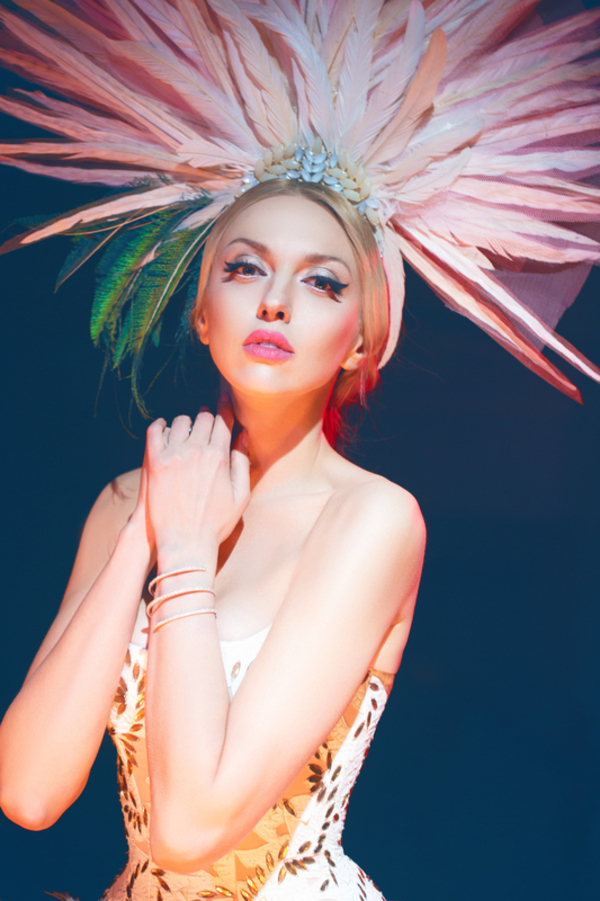 Оля Полякова проехала 20 блокпостов, чтобы спеть для жителей Донбасса