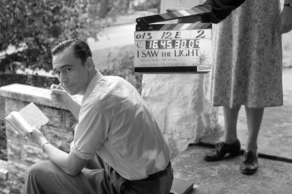 twitter.com/twhiddleston