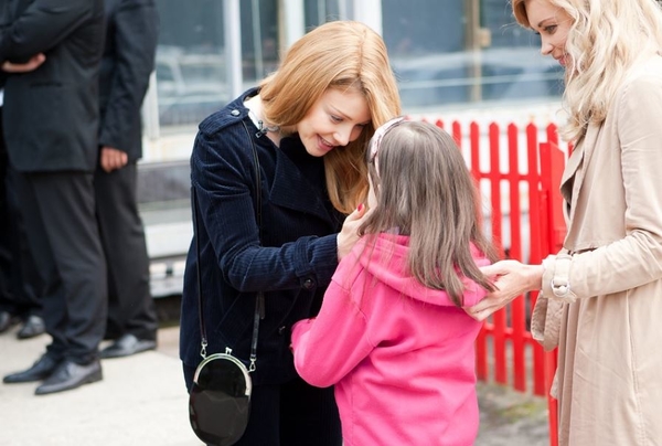 Тина Кароль встретилась с больной поклонницей