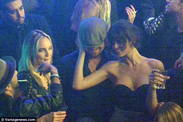 Каннский кинофестиваль 2016: Ди Каприо обнимался с очередной моделью