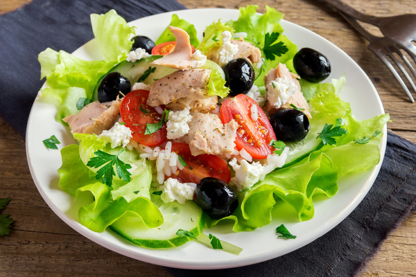 Салат из тунца и овощей: ТОП-5 рецептов