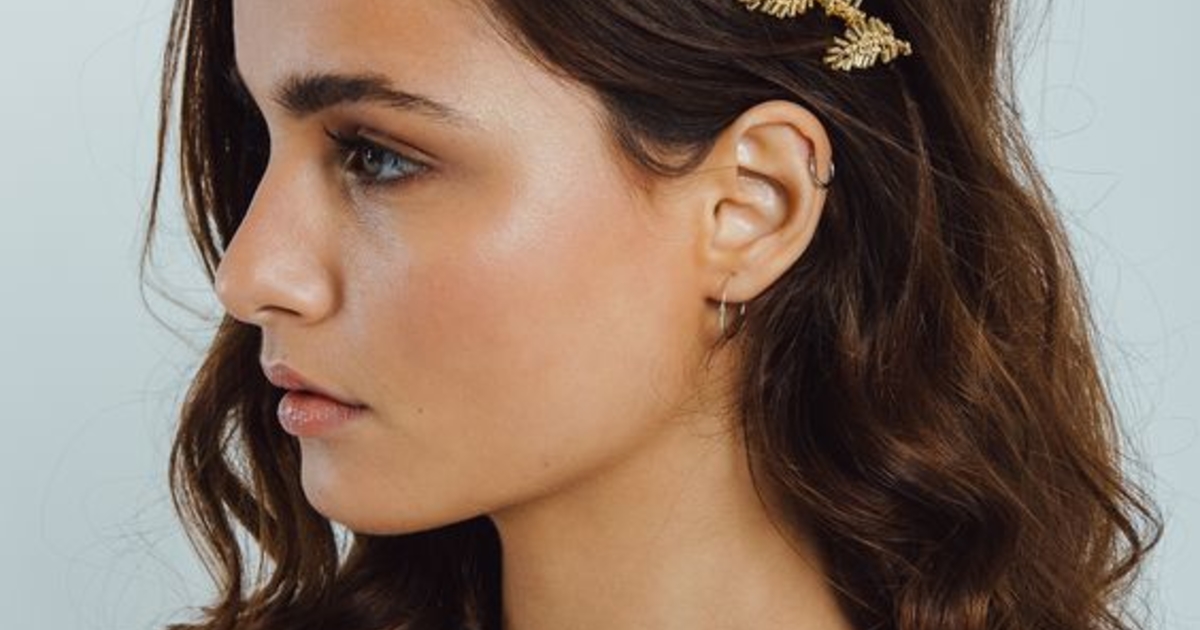 Прически с заколками. Укладка с заколками. Локоны с заколкой. Украшения для распущенных волос