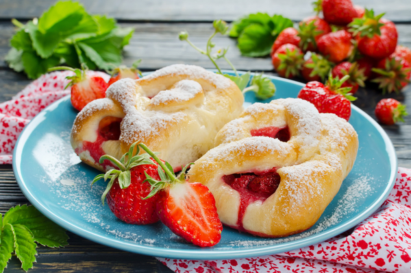 Выпечка с клубникой: три вкусные идеи