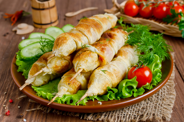 Как приготовить сосиски в тесте на шпажках