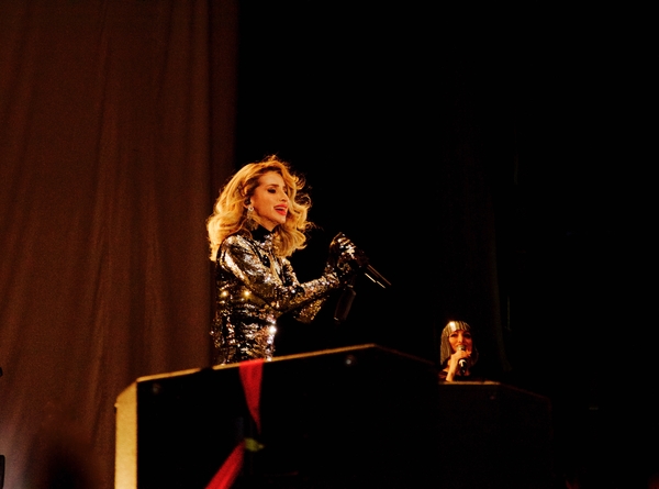 На Донбассе фанаты LOBODА устроили охоту за автографами