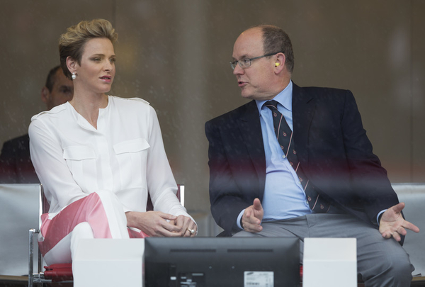 Князь Монако Альбер с женой Шарлен посетили финал гонки Формулы-1