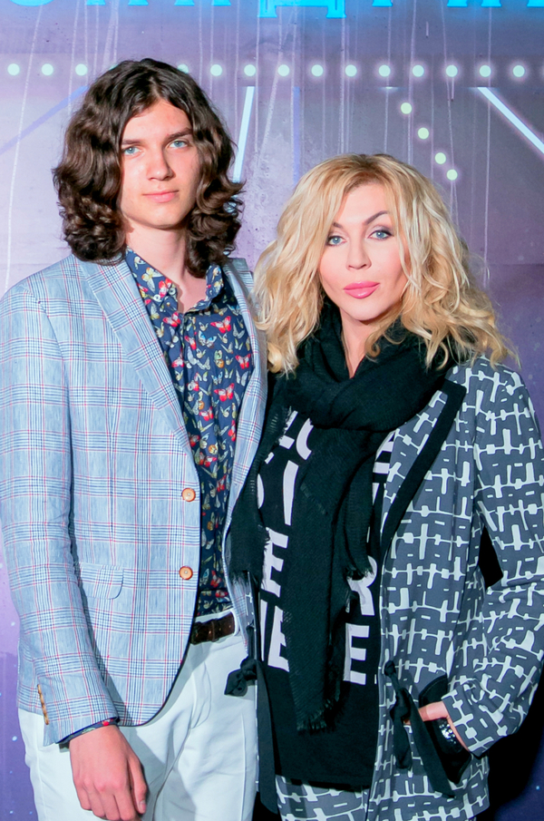 17-летний сын Ирины Билык окончил школу