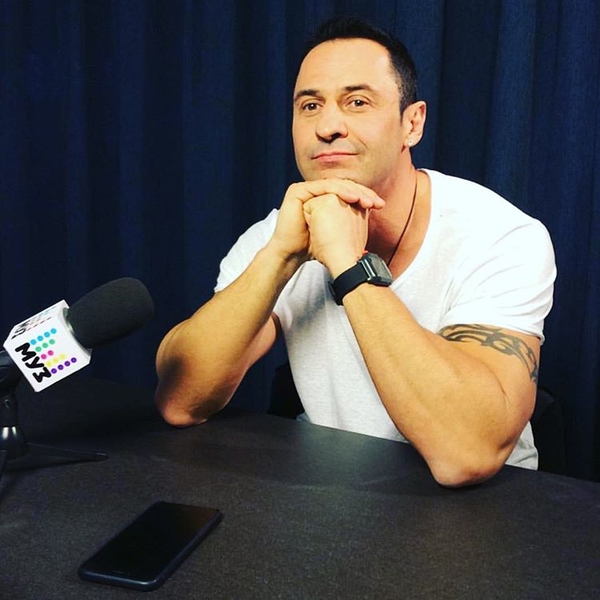 70-летний отец Стаса Костюшкина женился на 30-летней девушке