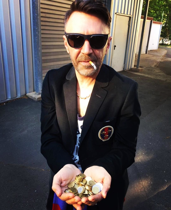 Сергей Шнуров отказался петь без мата