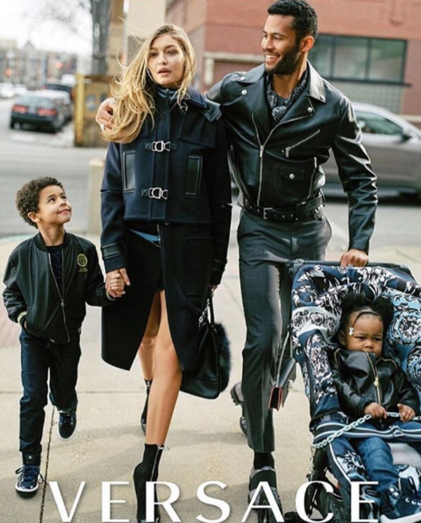 Джиджи Хадид и Карли Клосс стали мамами в рекламе Versace