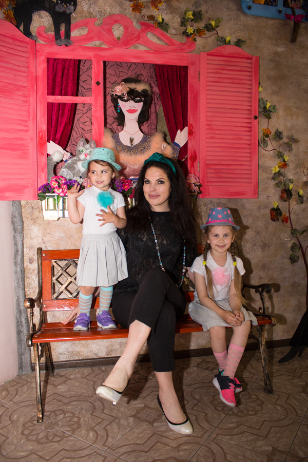 Влада Литовченко подарила путевку в лето ребенку из зоны АТО